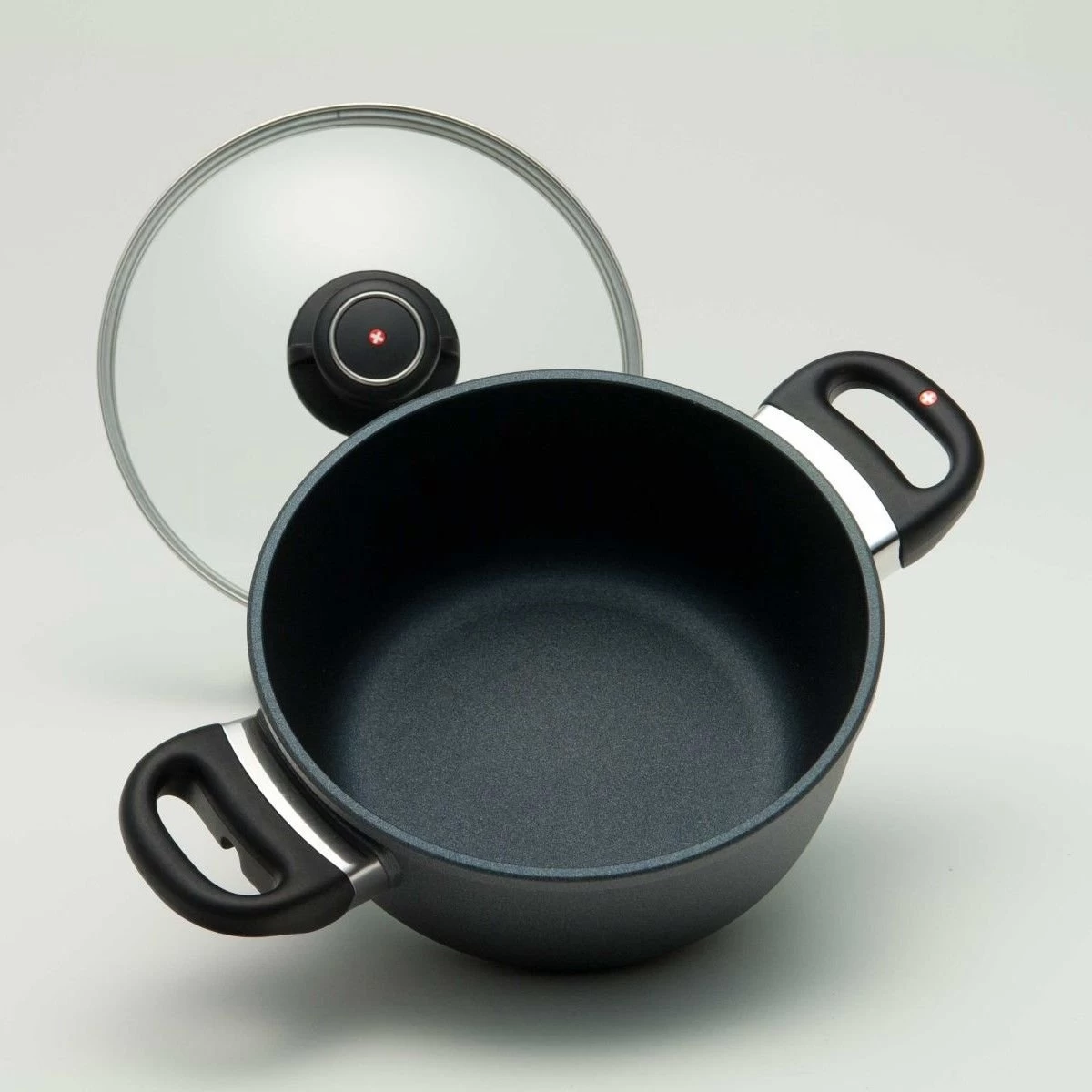 Swiss Diamond | HD Casserole With Lid - 8" (2.3 Qt.) 5 Swiss Diamond | HD Casserole With Lid - 8" (2.3 Qt.) - Image 3