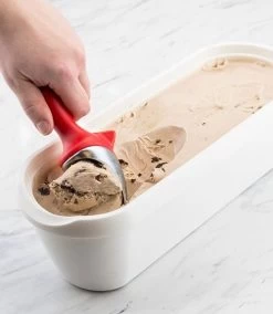 Tovolo 2.5 Qt Ice Cream Tub (White) 8 Tovolo 2.5 Qt Ice Cream Tub (White) -Cookware & Knives Shop 81 18945 2 5 qt glide a scoop ice cream tub 3 1 1