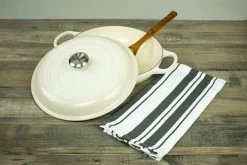 Le Creuset 5 Qt. Signature Enameled Cast Iron Braiser With Stainless Steel Knob | Meringue White -Cookware & Knives Shop dsc 1165