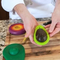 Food Huggers Avocado Huggers (Set Of 2) | Fresh Green 16 Food Huggers Avocado Huggers (Set Of 2) | Fresh Green -Cookware & Knives Shop food huggers gg 1