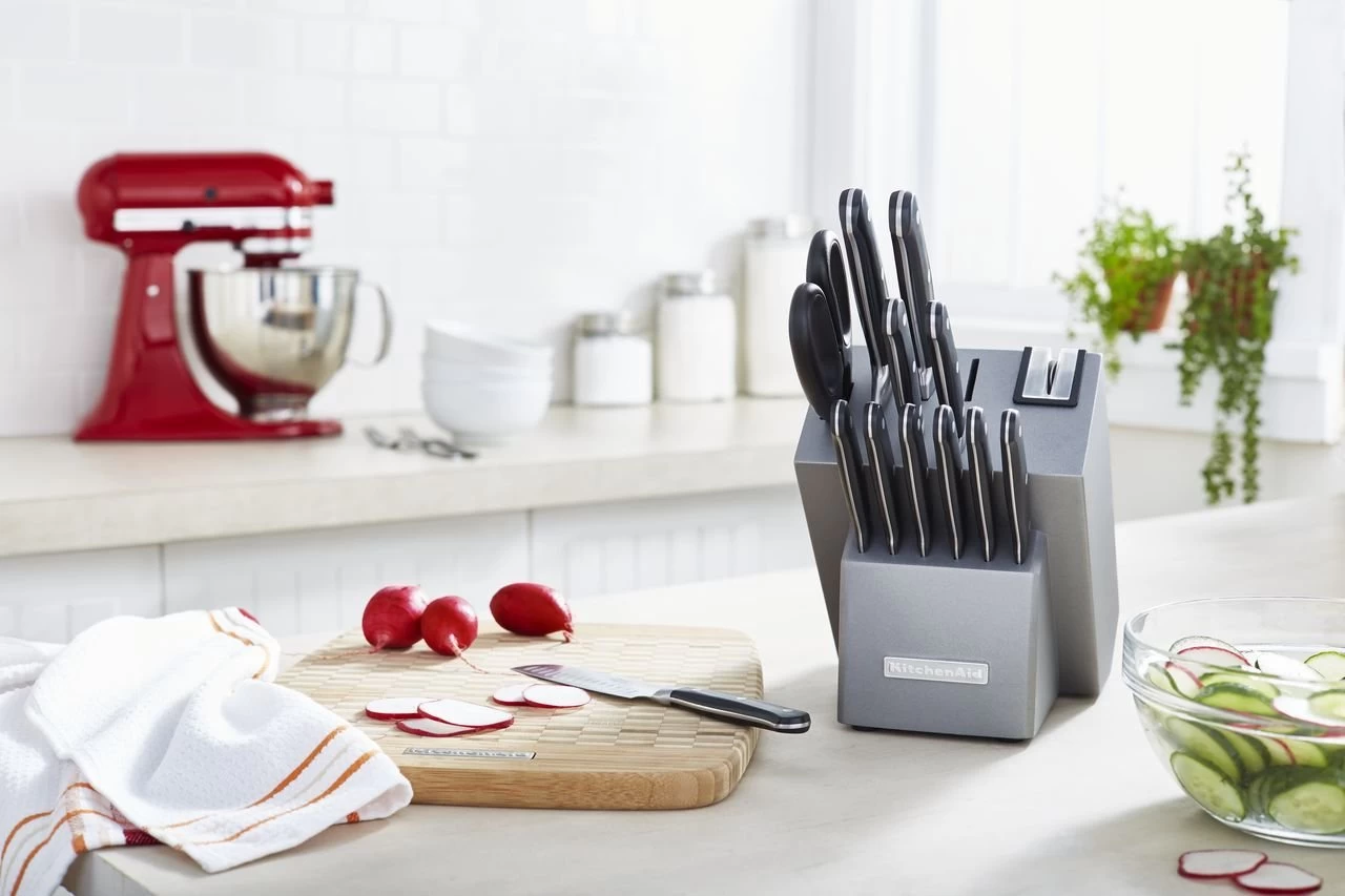 KitchenAid Classic Forged 14-Piece Knife Set | Triple Rivet 6 KitchenAid Classic Forged 14-Piece Knife Set | Triple Rivet - Image 4