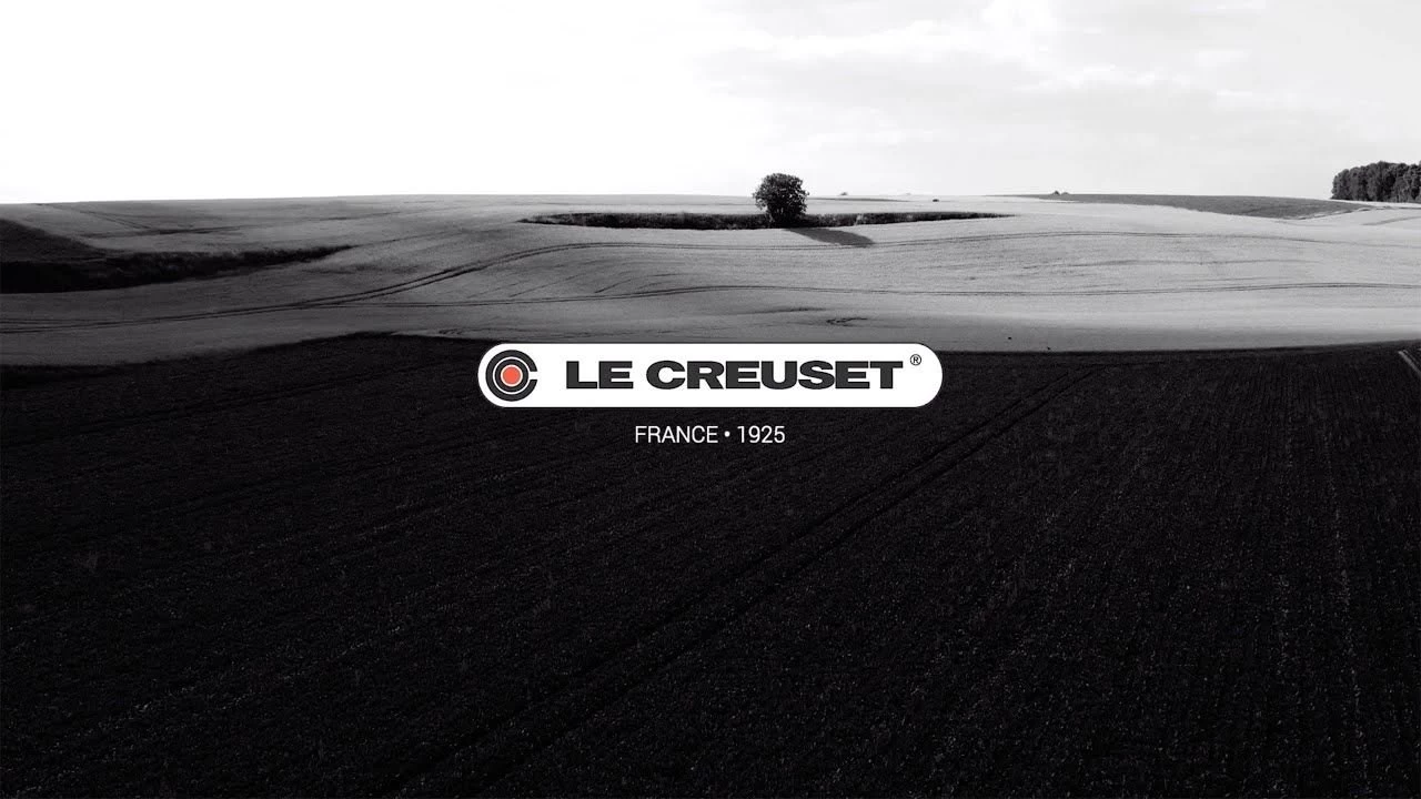 Le Creuset 1.25 Qt. Demi Kettle Tea Pot | Licorice 6 Le Creuset 1.25 Qt. Demi Kettle Tea Pot | Licorice - Image 4