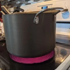 Swiss Diamond | Hard Anodized Induction 8-Quart Nonstick Stock Pot With Glass Lid 7 Swiss Diamond | Hard Anodized Induction 8-Quart Nonstick Stock Pot With Glass Lid -Cookware & Knives Shop onburner casserole