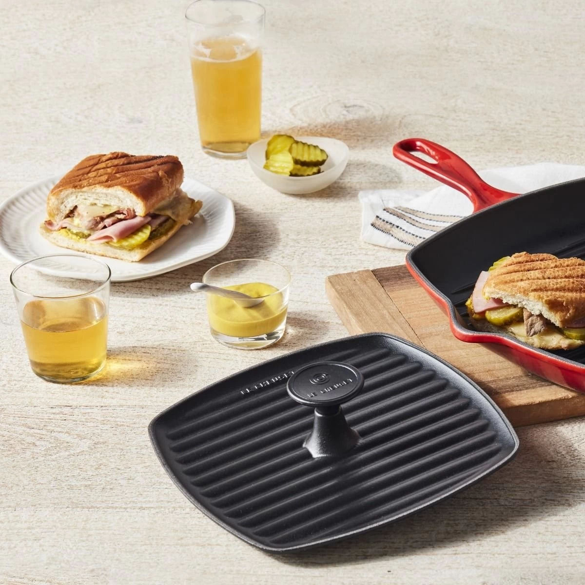 Le Creuset 9" Panini Press | Satin Black 4 Le Creuset 9" Panini Press | Satin Black - Image 2