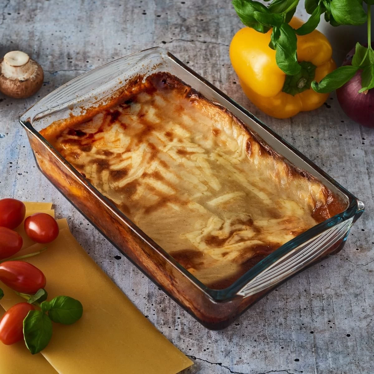 Mason Cash Classic Ovenware 13" X 7.5" Glass Rectangular Roaster 7 Mason Cash Classic Ovenware 13" X 7.5" Glass Rectangular Roaster - Image 5