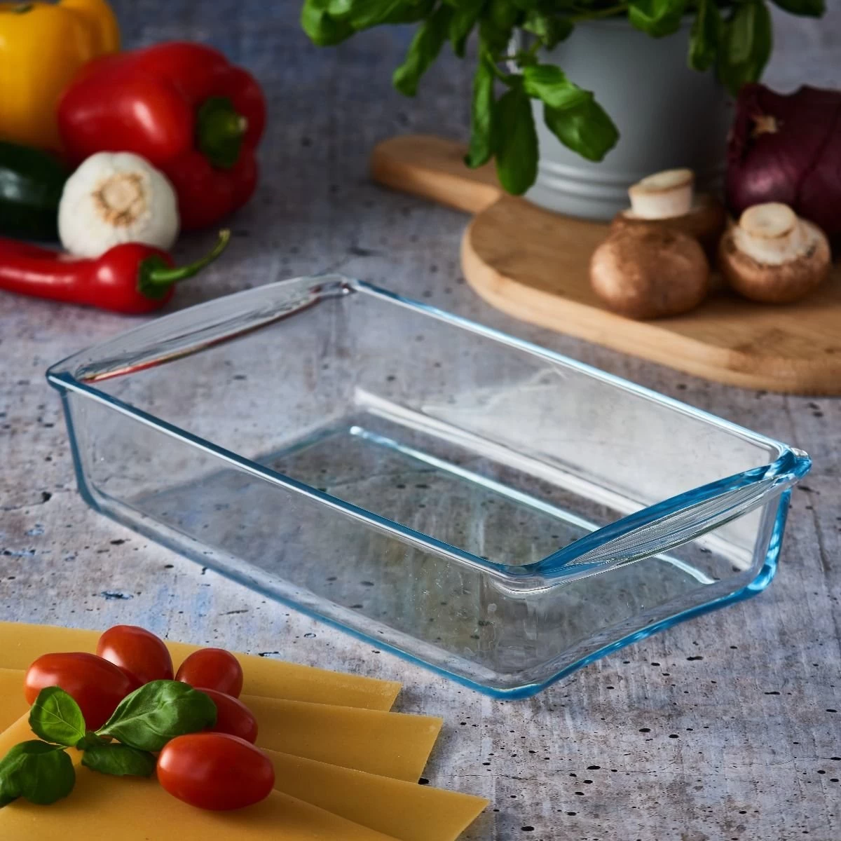Mason Cash Classic Ovenware 13" X 7.5" Glass Rectangular Roaster 5 Mason Cash Classic Ovenware 13" X 7.5" Glass Rectangular Roaster - Image 3