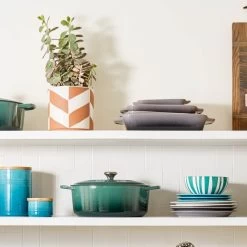 Le Creuset 4.5 Qt. Round Signature Dutch Oven With Stainless Steel Knob | Artichaut -Cookware & Knives Shop rs11637 2020lecreuset05 lpr