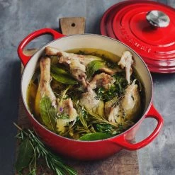 Le Creuset 4.5 Qt. Round Signature Dutch Oven With Stainless Steel Knob | Cerise/Cherry Red -Cookware & Knives Shop rs12080 lc 20180130 dk ls 00382