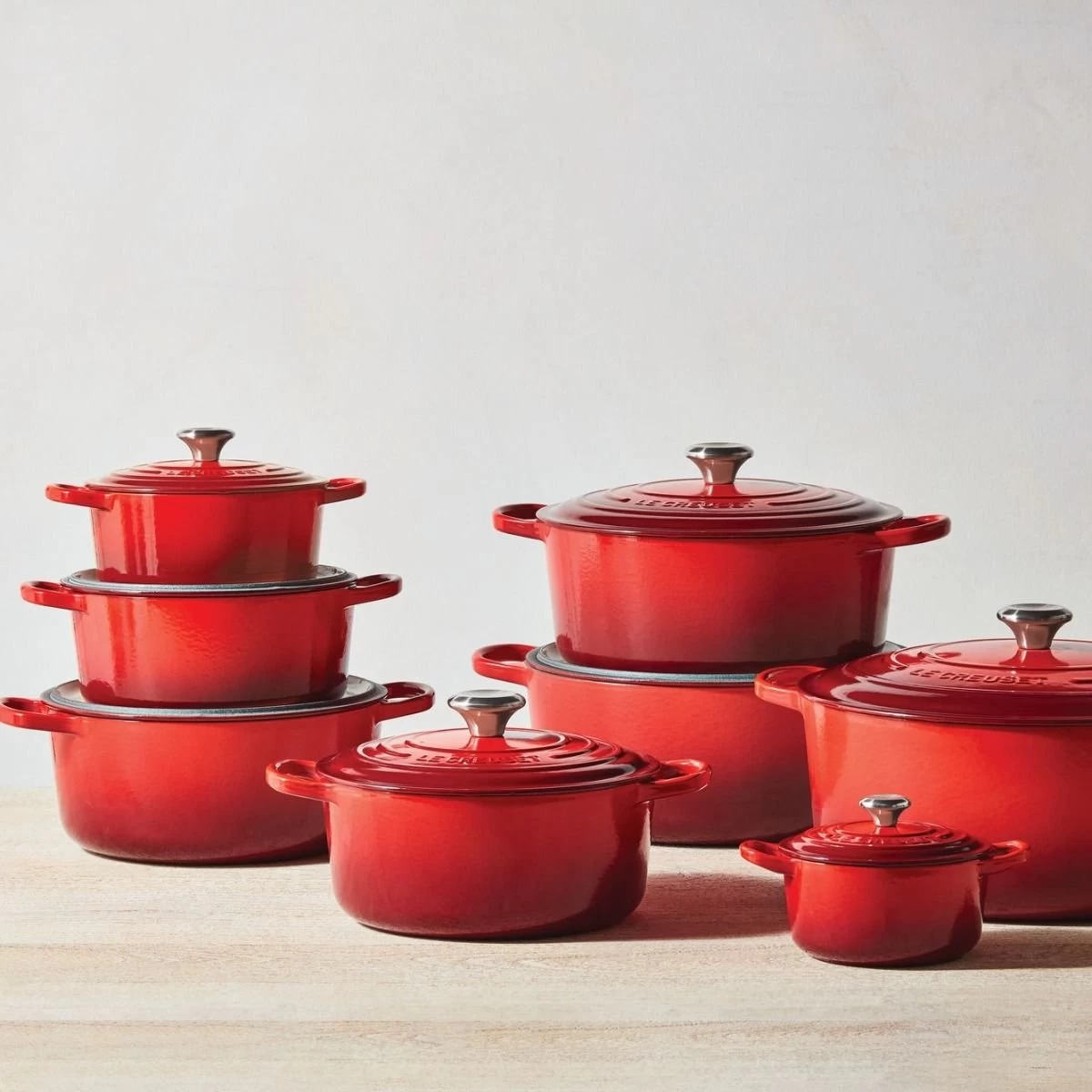 Le Creuset 3.5 Qt. Round Signature Dutch Oven With Stainless Steel Knob | Cerise/Cherry Red 7 Le Creuset 3.5 Qt. Round Signature Dutch Oven With Stainless Steel Knob | Cerise/Cherry Red - Image 5