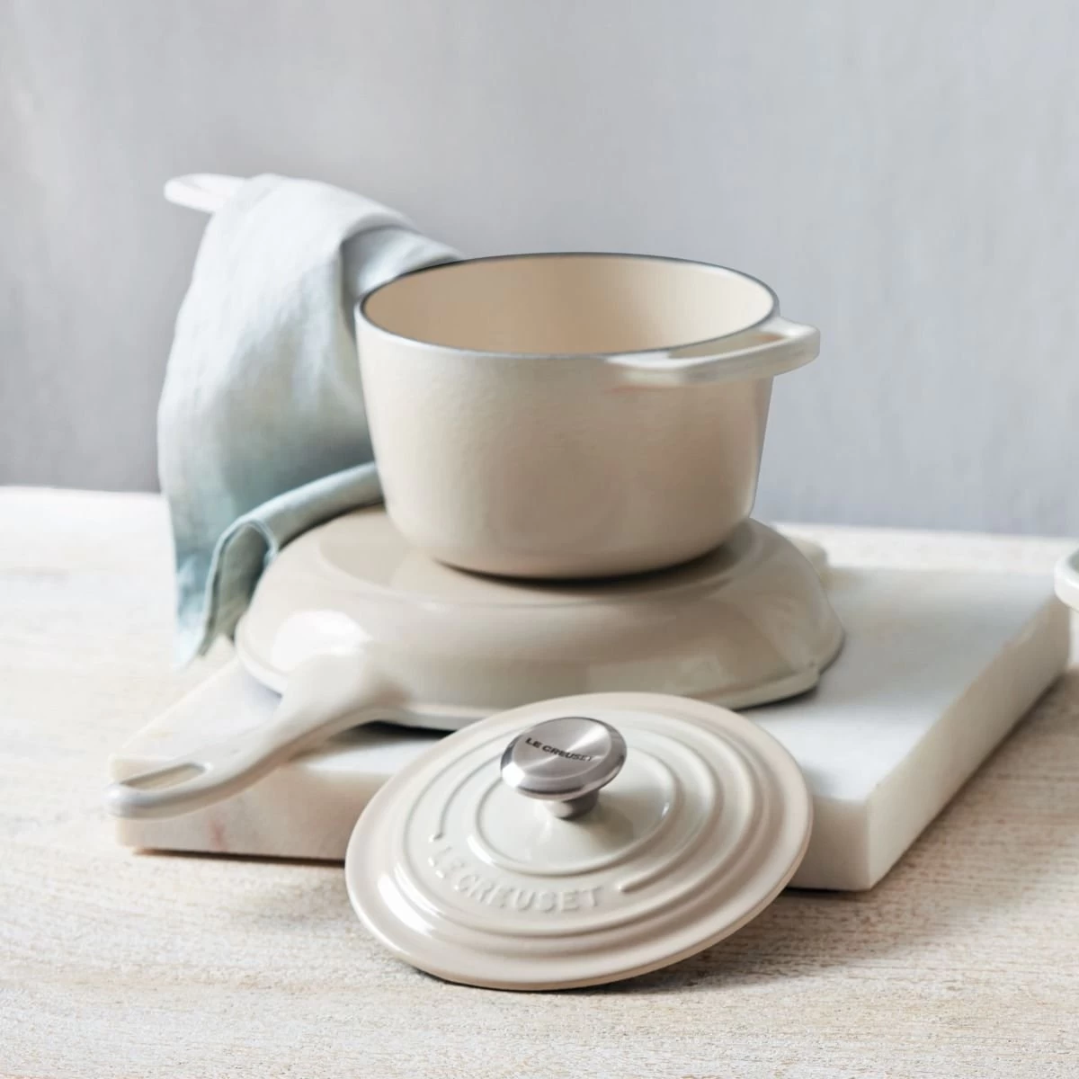 Le Creuset 1.75 Qt. Signature Enameled Cast Iron Saucepan With Stainless Steel Knob | Meringue White 4 Le Creuset 1.75 Qt. Signature Enameled Cast Iron Saucepan With Stainless Steel Knob | Meringue White - Image 2