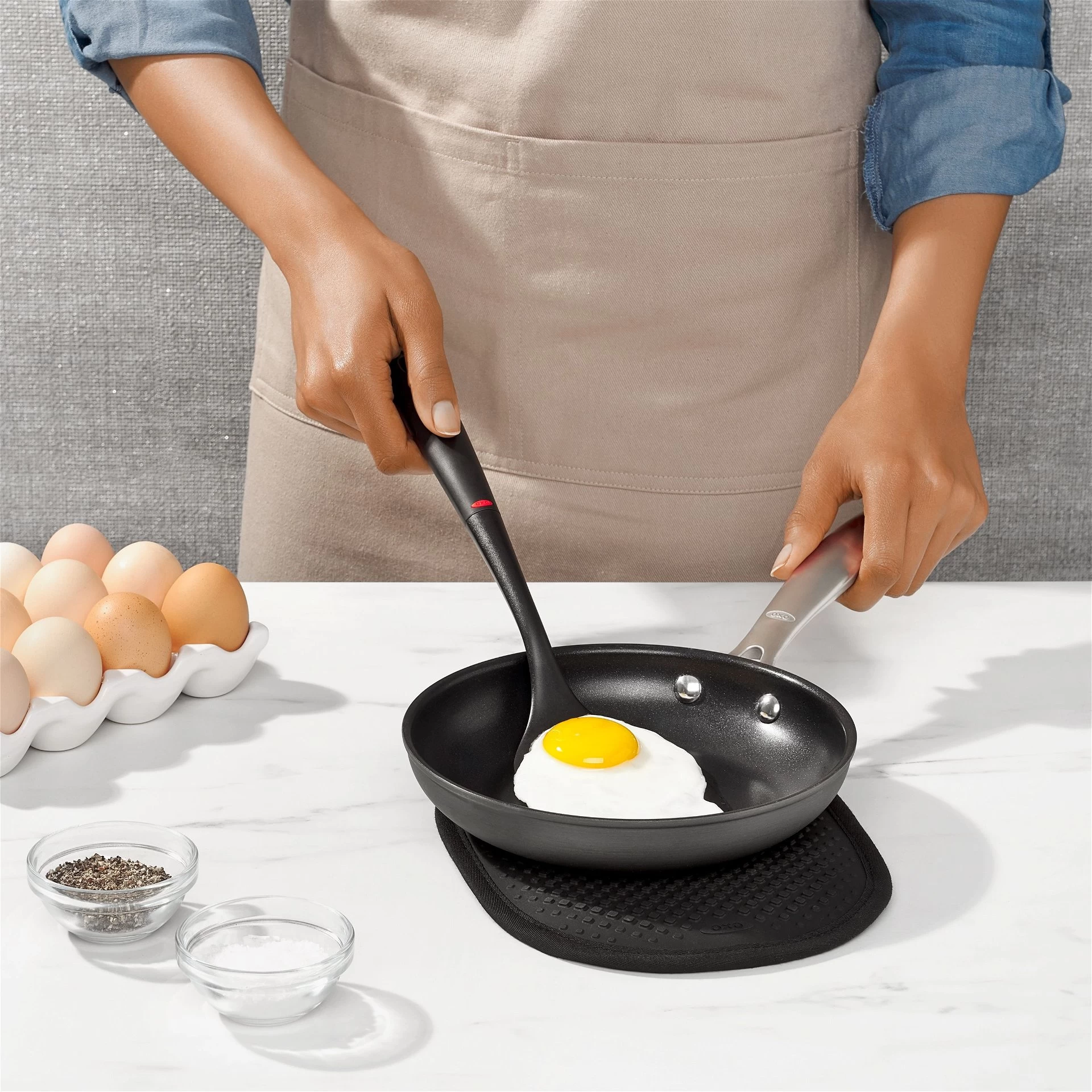 OXO Nonstick Pro | 8” Frypan 5 OXO Nonstick Pro | 8” Frypan - Image 3