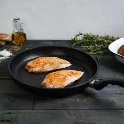 Swiss Diamond | XD Fry Pan With Lid - 12.5" -Cookware & Knives Shop swiss1 3