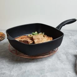 Swiss Diamond | HD Square Sauté Pan With Lid - 11" X 11" (5.3 Qt.) 11 Swiss Diamond | HD Square Sauté Pan With Lid - 11" X 11" (5.3 Qt.) -Cookware & Knives Shop xd66283c v3